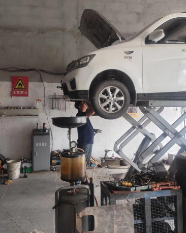 车臣汽车维修美容洗车·济宁专业汽车维修保养，放心可靠！